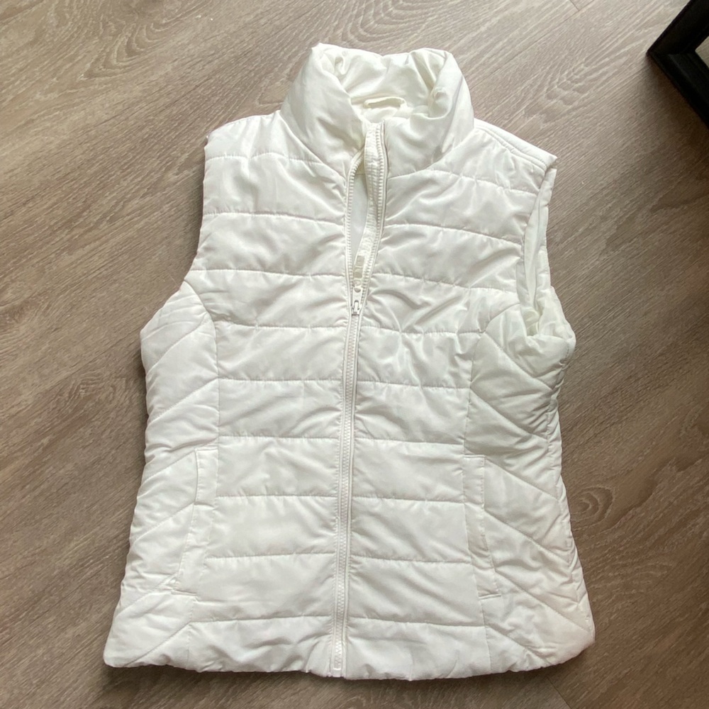 White Aeropostale vest size medium